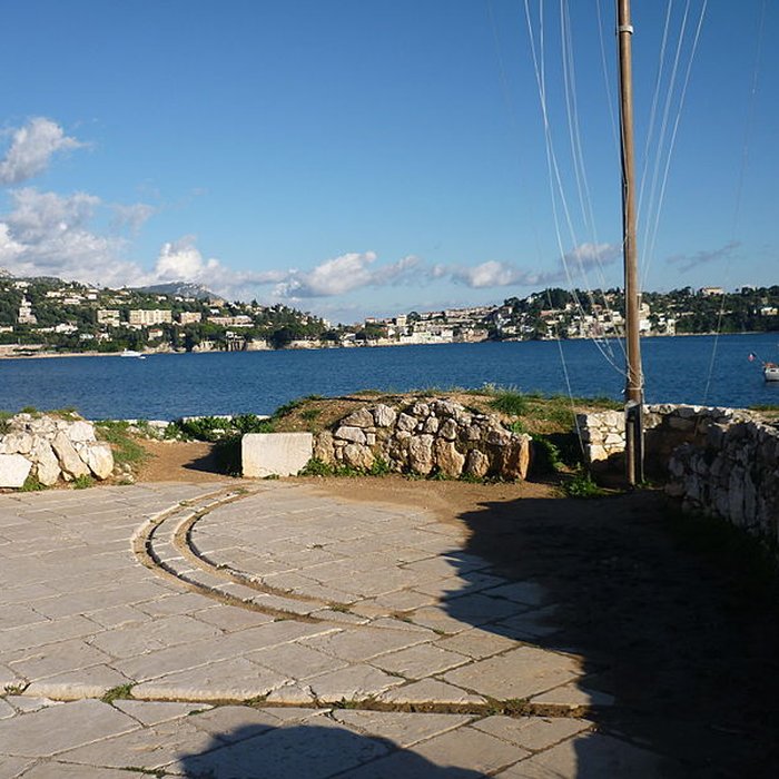 Photo de Port de la Darse bâtiments et éléments dinfrastructure