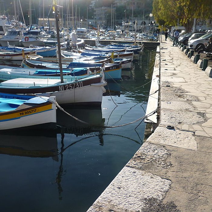 Photo de Port de la Darse bâtiments et éléments dinfrastructure