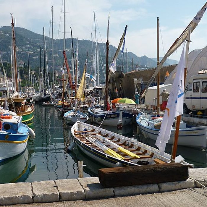 Photo de Port de la Darse bâtiments et éléments dinfrastructure