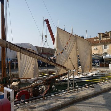 Port de la Darse bâtiments et éléments dinfrastructure