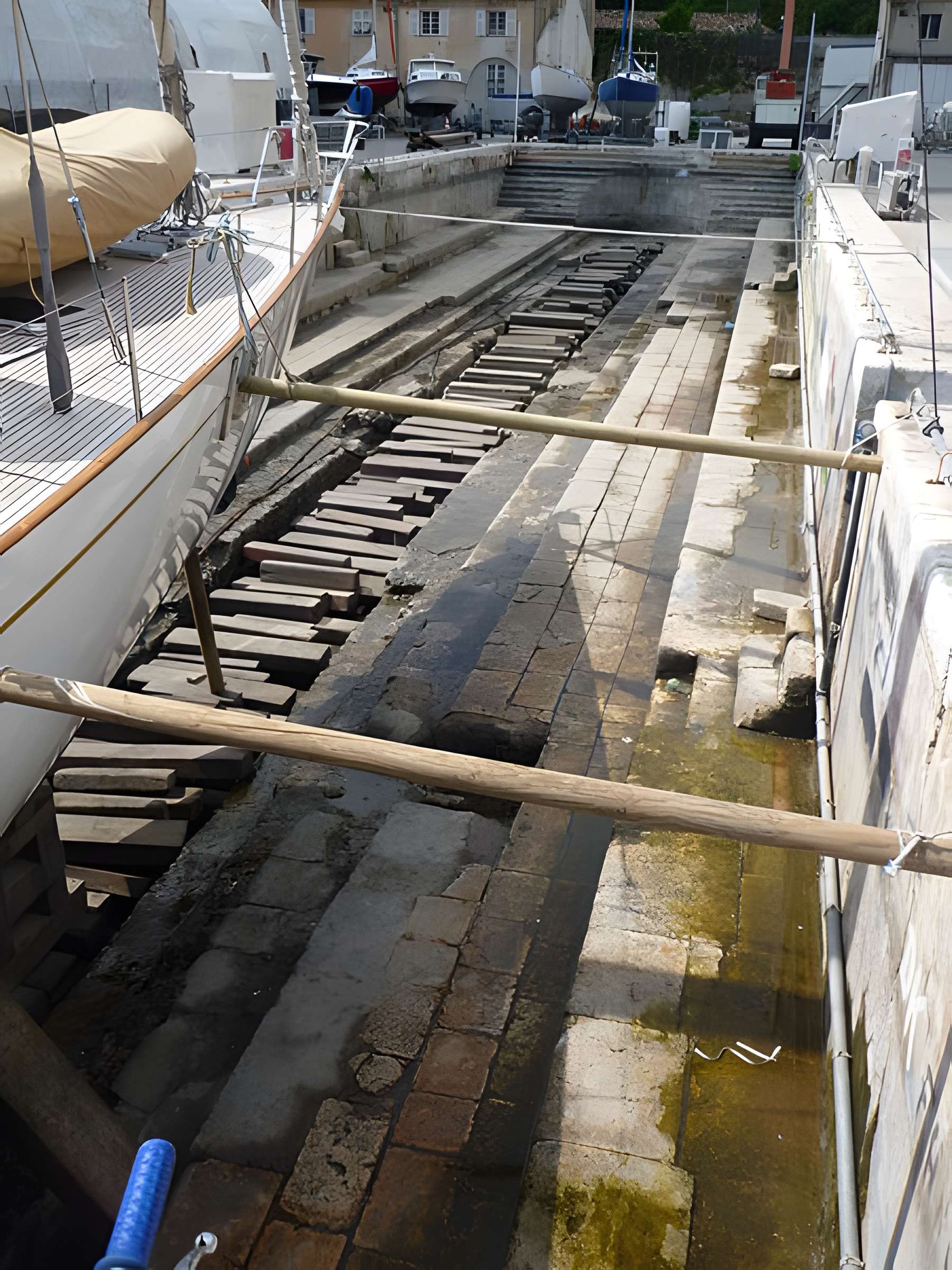 Port de la Darse (bâtiments et éléments d'infrastructure)