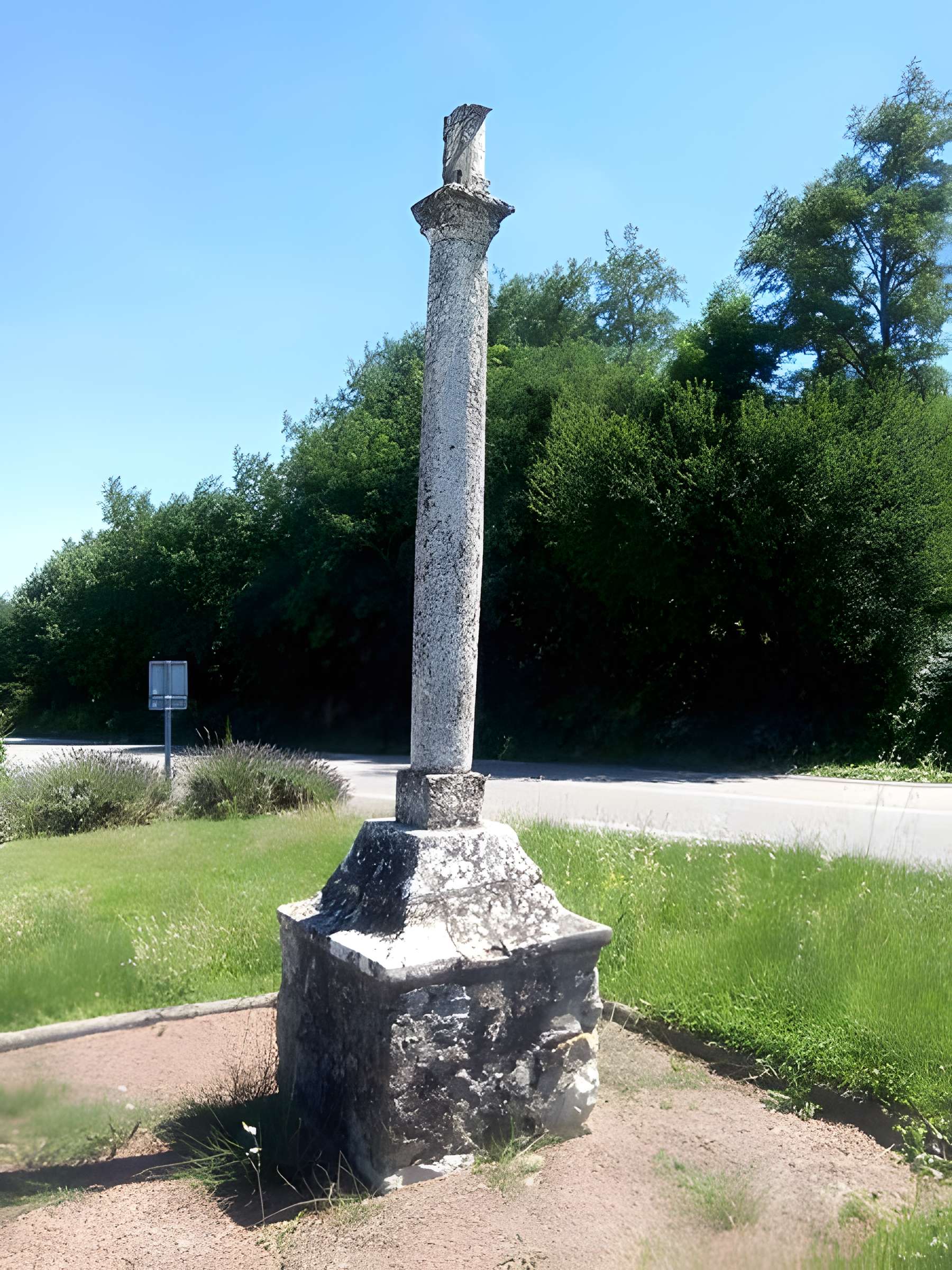Croix de chemin dite Croix rouge