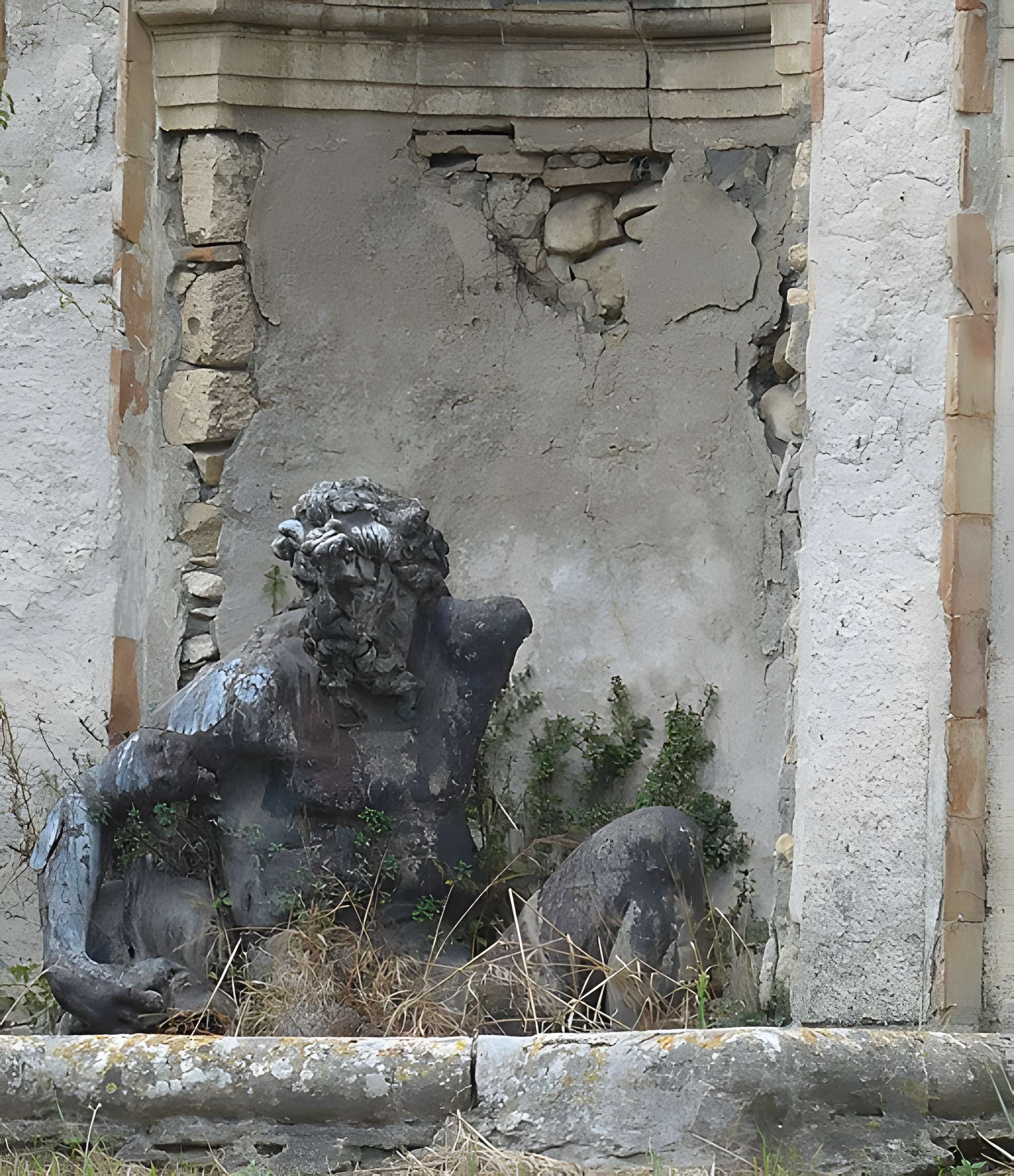 Bassin de Neptune, dans la propriété dite Le Grand-Jardin