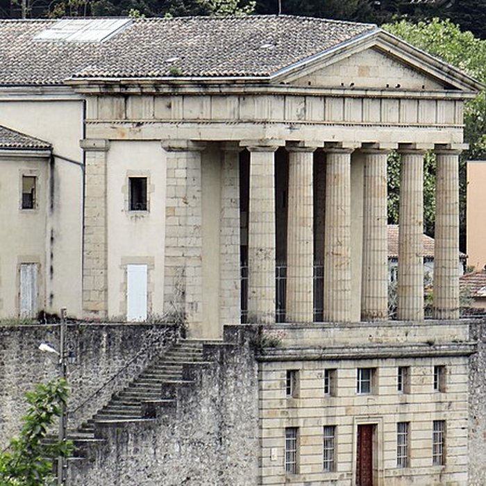 Photo de Le palais de justice et la prison