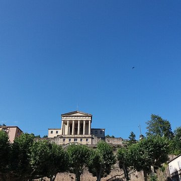 Le palais de justice et la prison