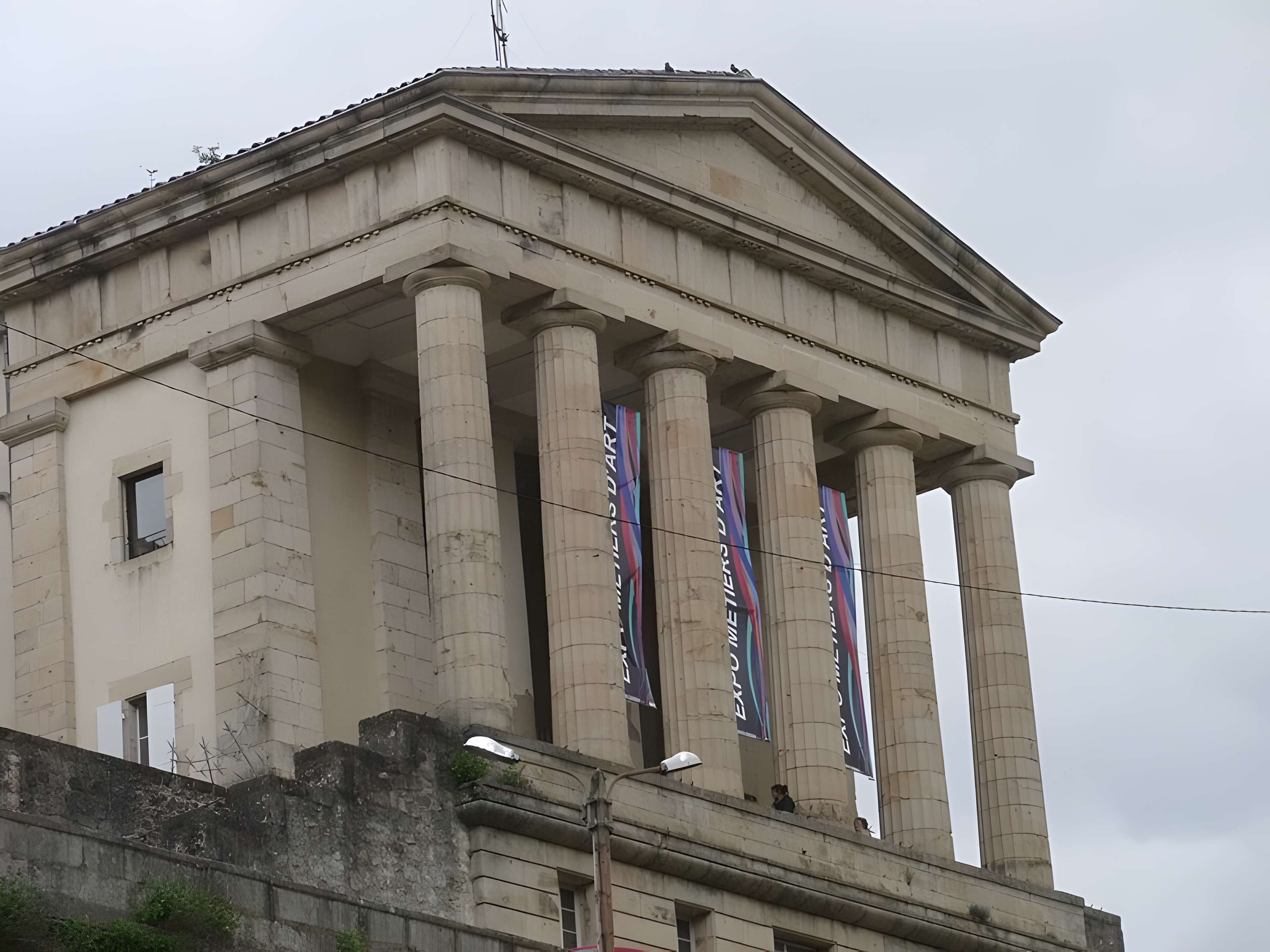 Le palais de justice et la prison