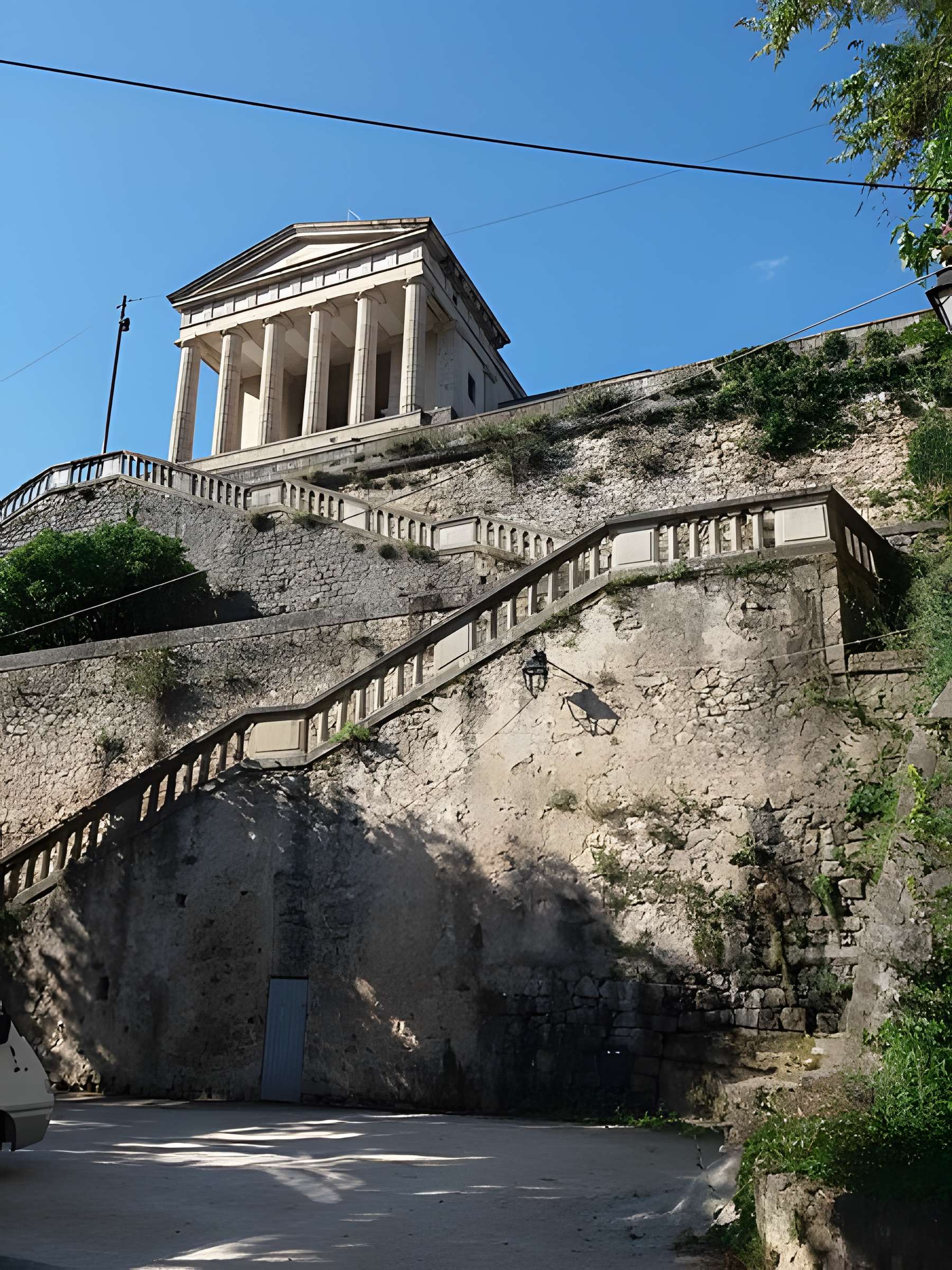 Le palais de justice et la prison