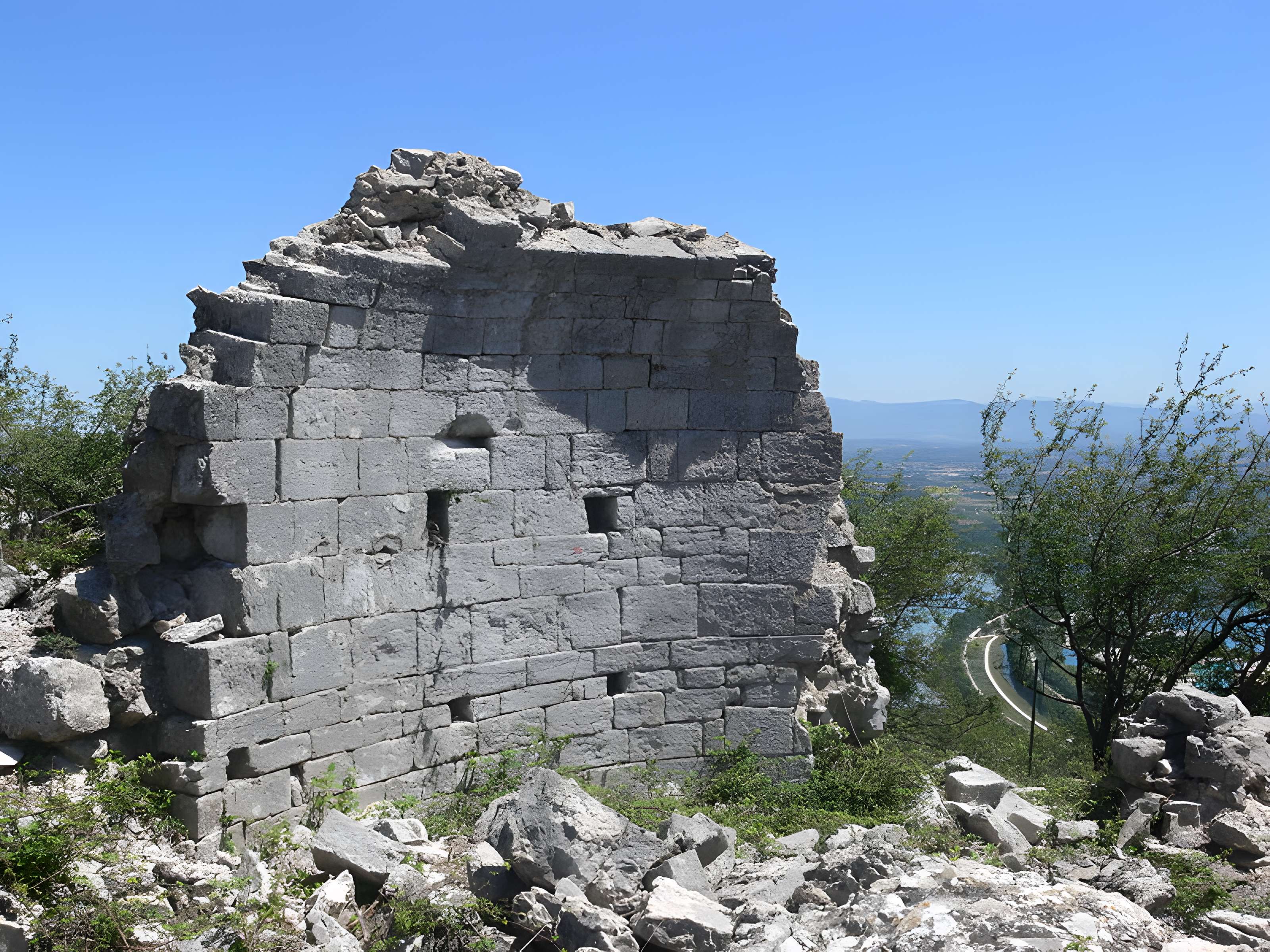 Abbaye de Rompon (restes)