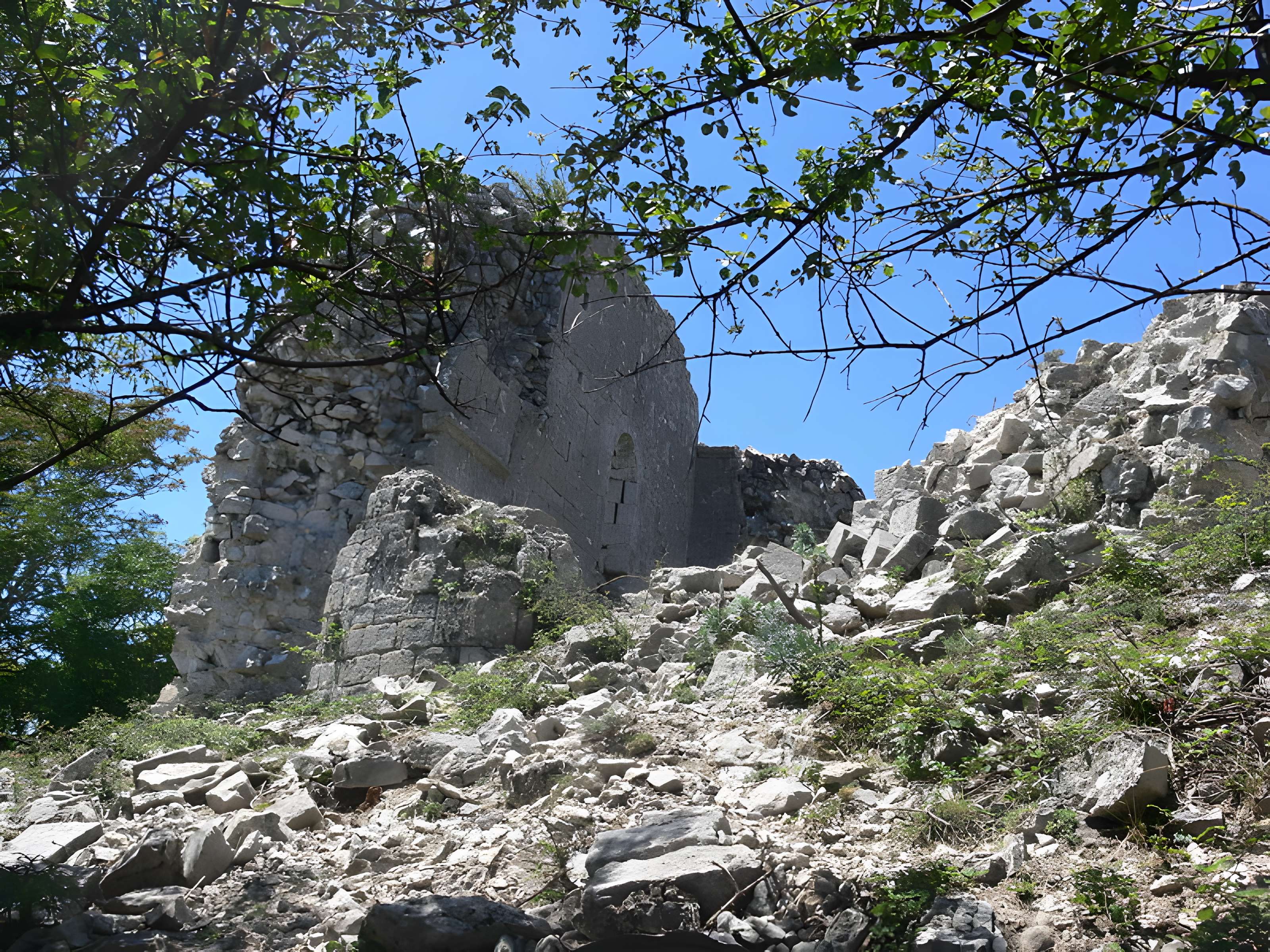 Abbaye de Rompon (restes)