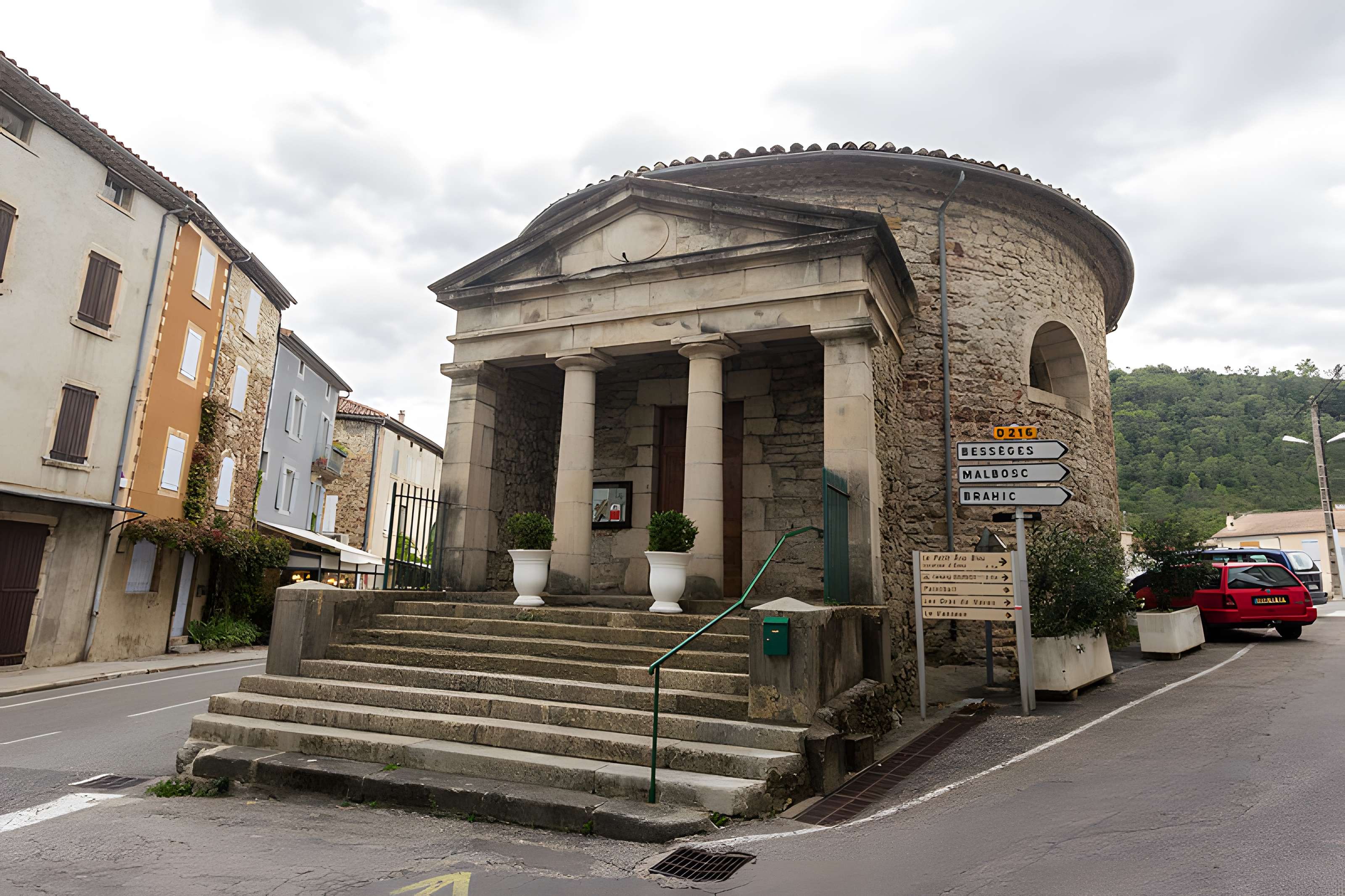 Temple protestant situé au Rousselet