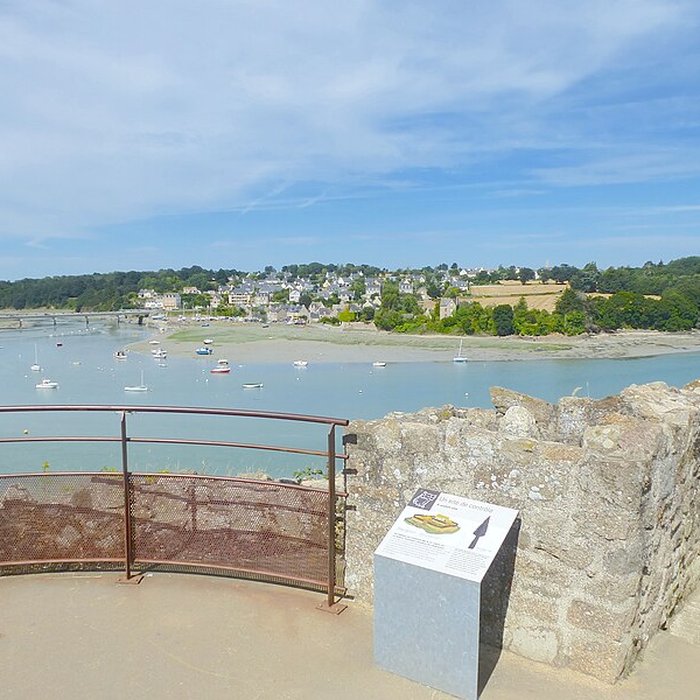 Photo de Restes du château du Guildo