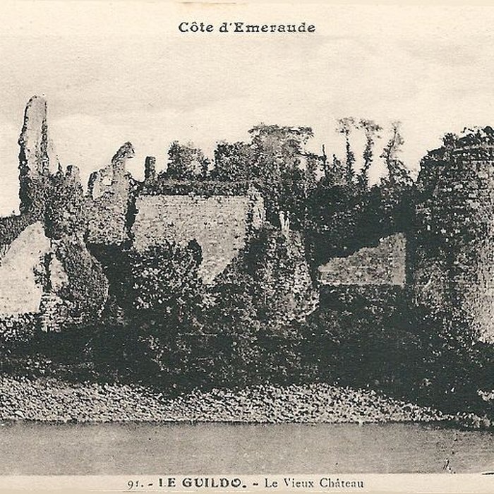 Photo de Restes du château du Guildo