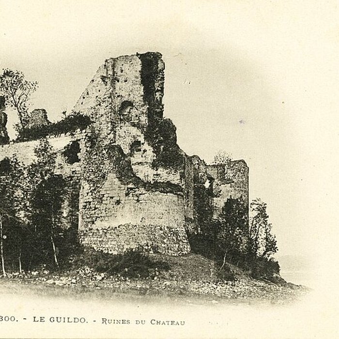 Photo de Restes du château du Guildo