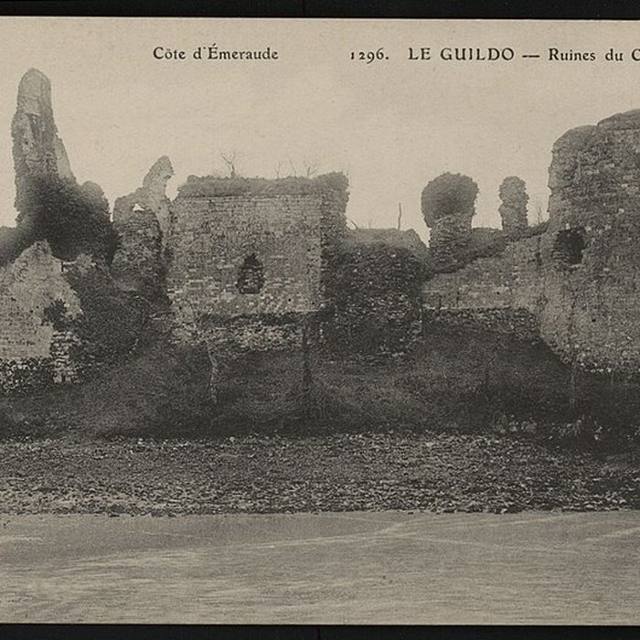 Photo de Restes du château du Guildo