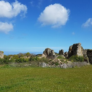 Restes du château du Guildo