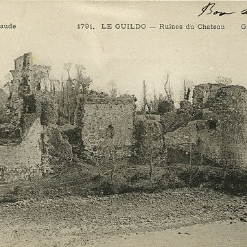 Restes du château du Guildo