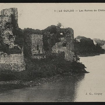 Restes du château du Guildo