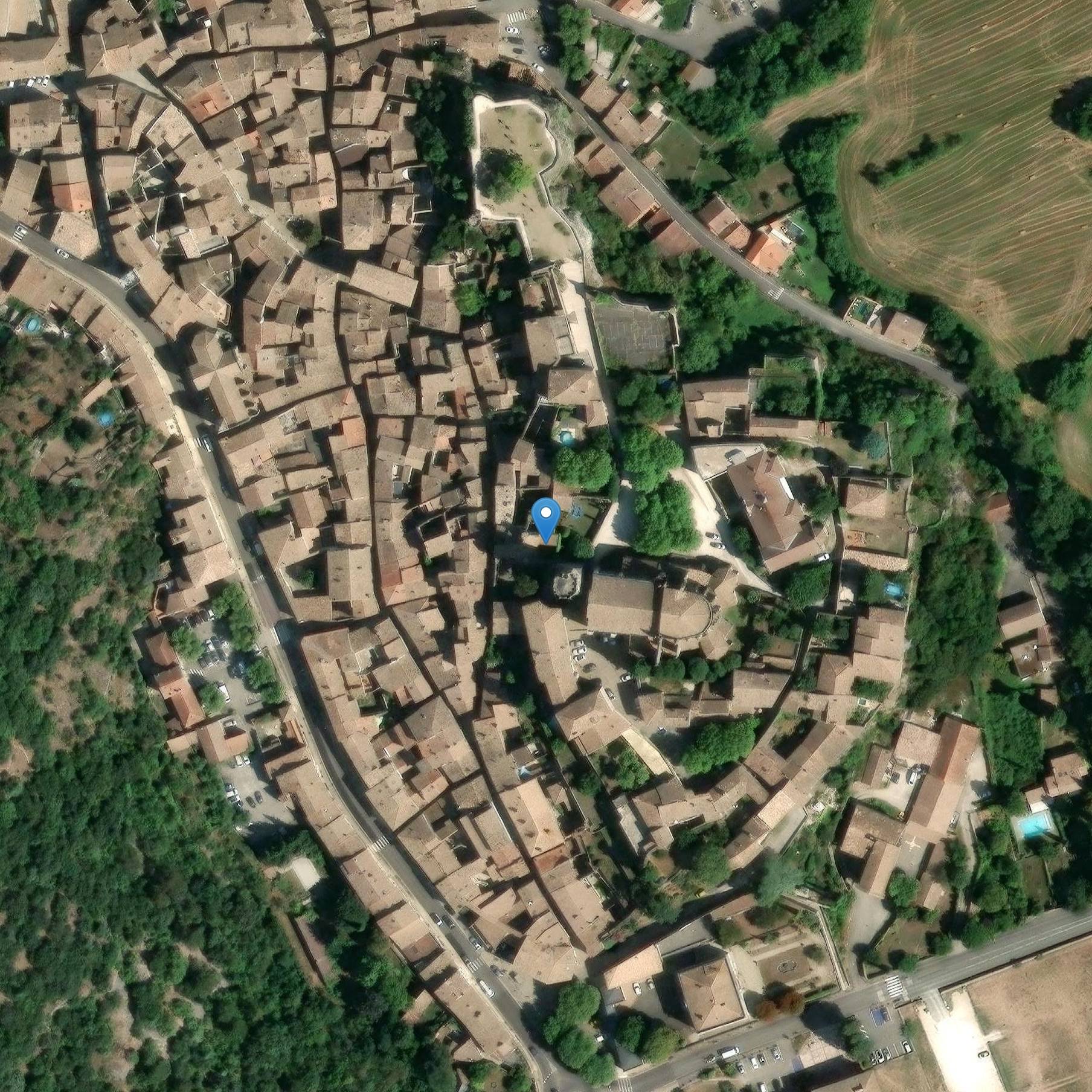 Photo de Immeuble dit Lacombe, à la base du clocher de la cathédrale