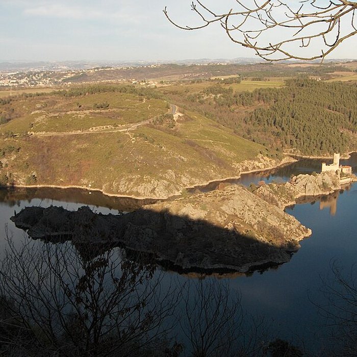 Photo de Château du lac de Grangent