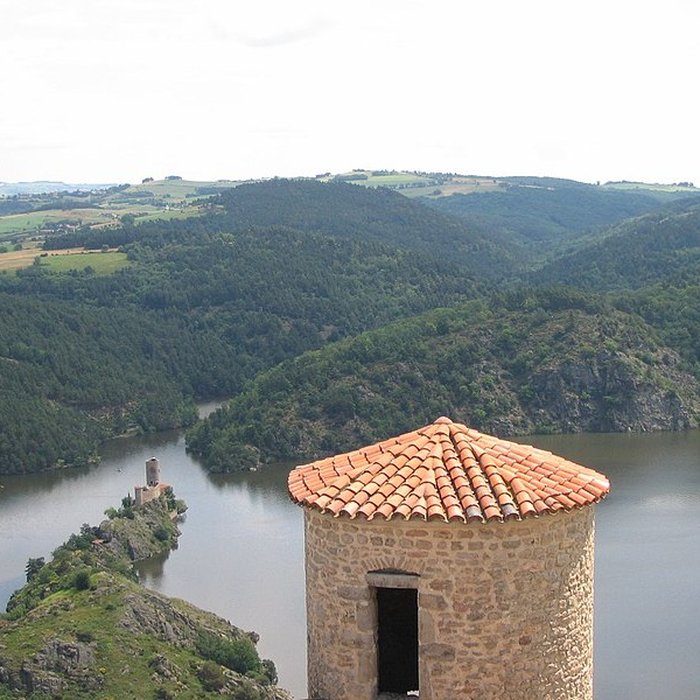 Photo de Château du lac de Grangent