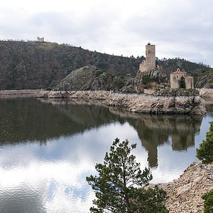 Photo de Château du lac de Grangent