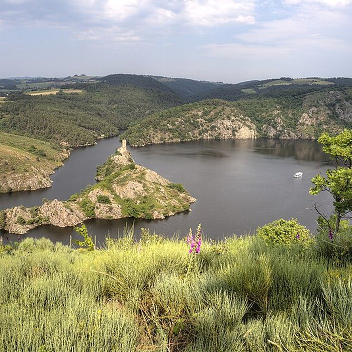 Photo de Château du lac de Grangent