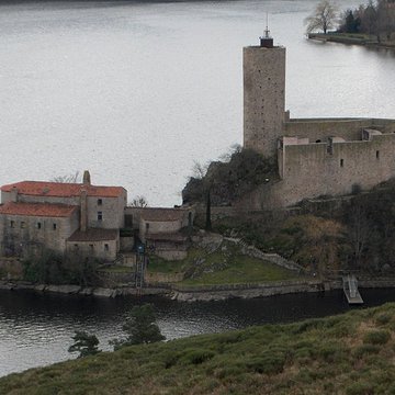 Château du lac de Grangent