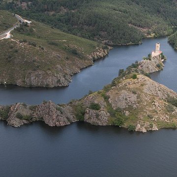 Château du lac de Grangent