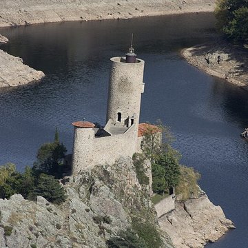 Château du lac de Grangent