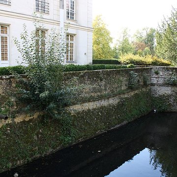 Château du Mesnil-Saint-Denis