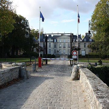 Château du Mesnil-Saint-Denis