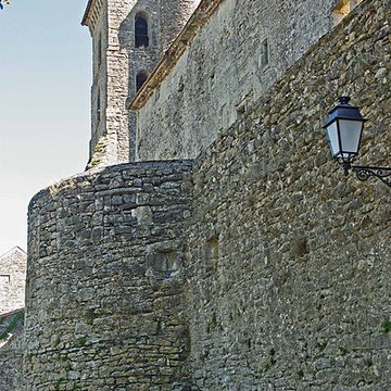 Ancien prieuré et remparts