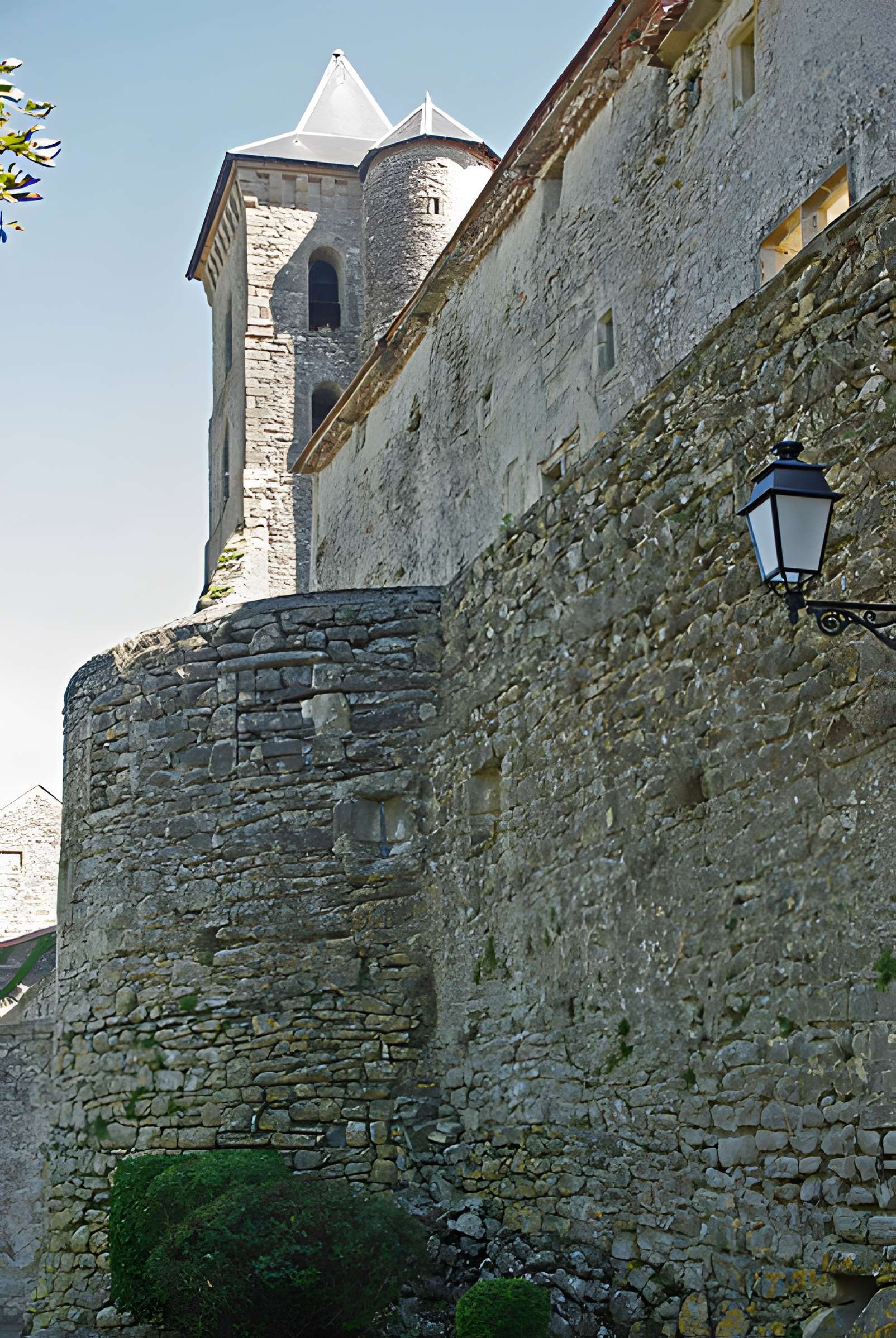 Ancien prieuré et remparts