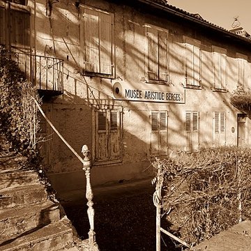 Maison natale dAristide Bergès et ancienne papeterie de Prat du Ritou également sur commune de Saint-Lizier