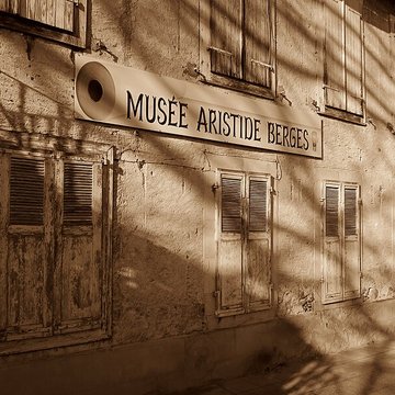 Maison natale dAristide Bergès et ancienne papeterie de Prat du Ritou également sur commune de Saint-Lizier
