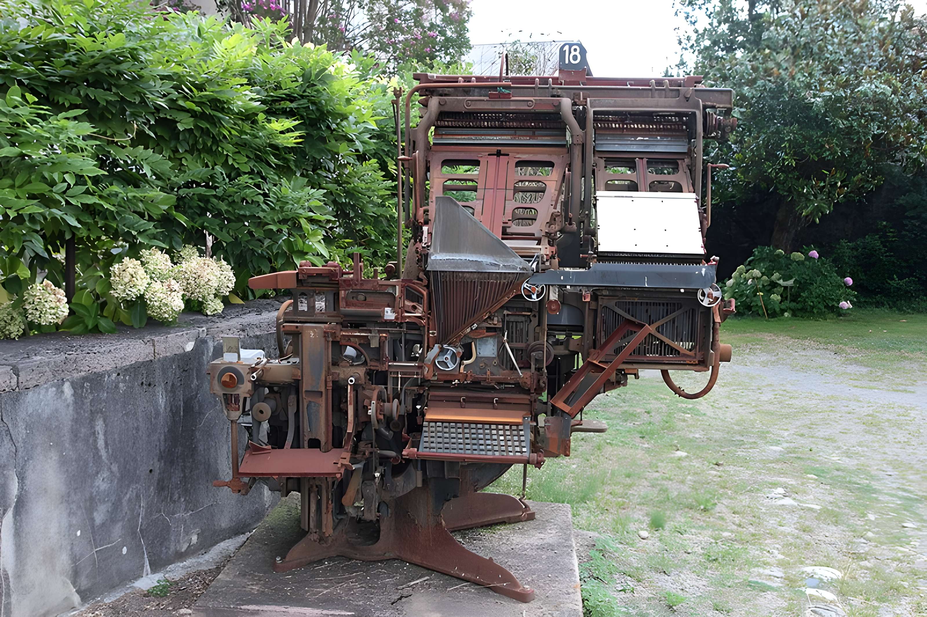 Maison natale d'Aristide Bergès et ancienne papeterie de Prat du Ritou (également sur commune de Saint-Lizier)