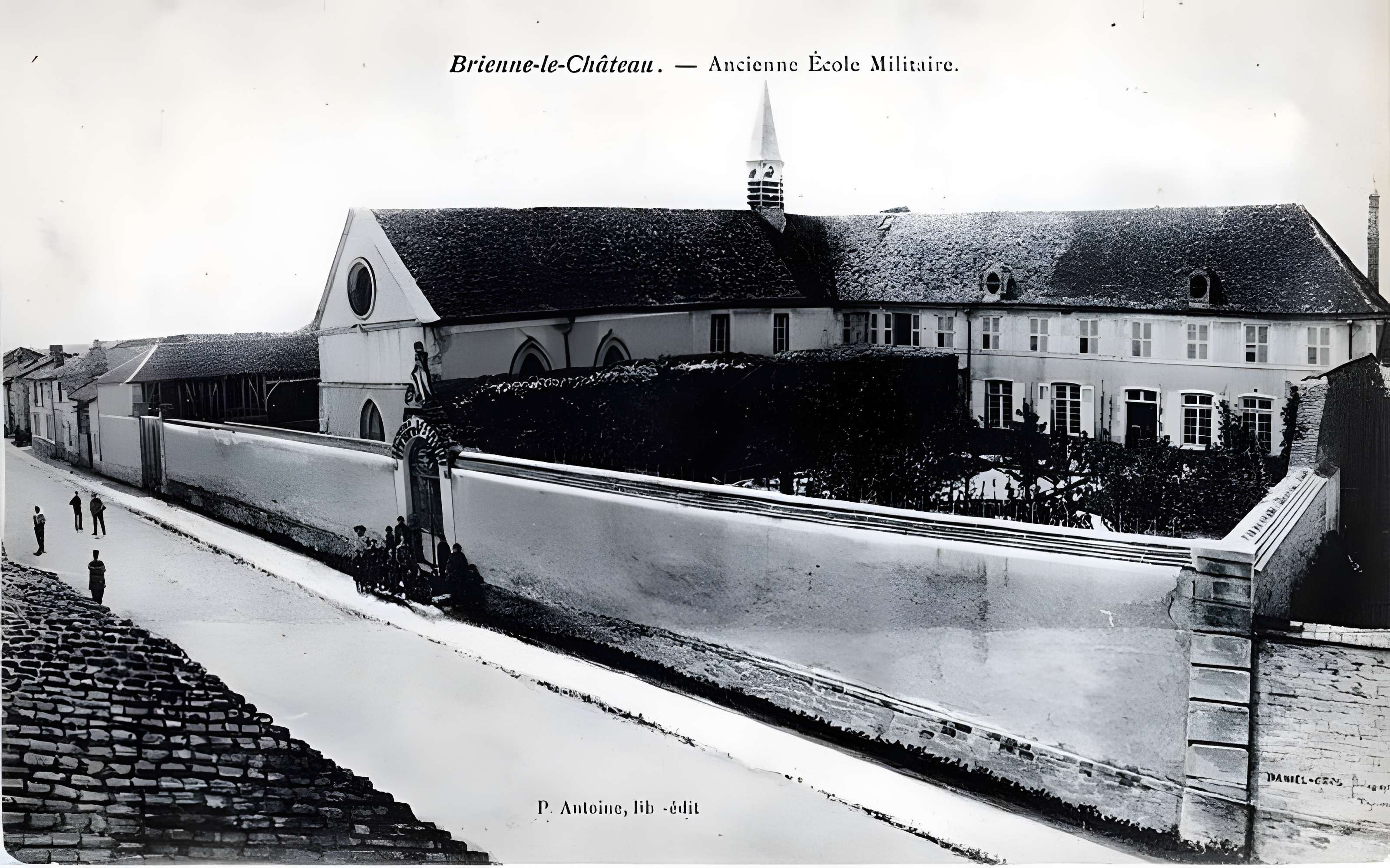 Ecole militaire