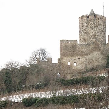 Château dit Schlossberg et enceinte