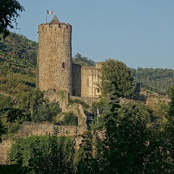 Château dit Schlossberg et enceinte