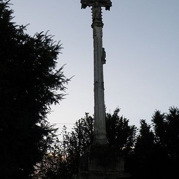 Croix de chemin dite croix curé