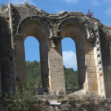 Restes de lancienne cathédrale Notre-Dame