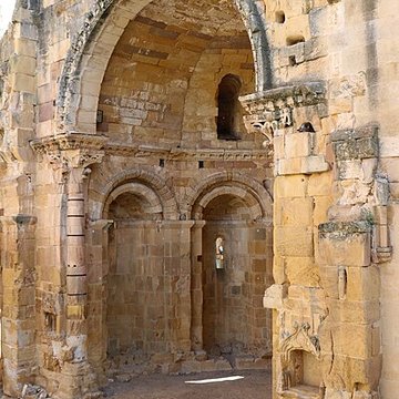 Restes de lancienne cathédrale Notre-Dame