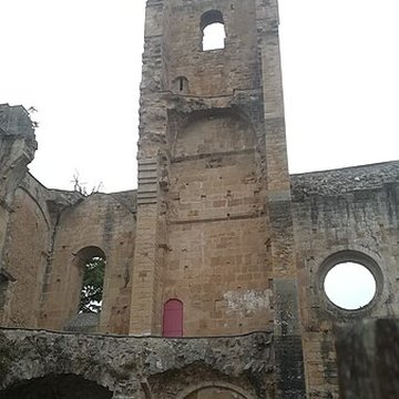 Restes de lancienne cathédrale Notre-Dame
