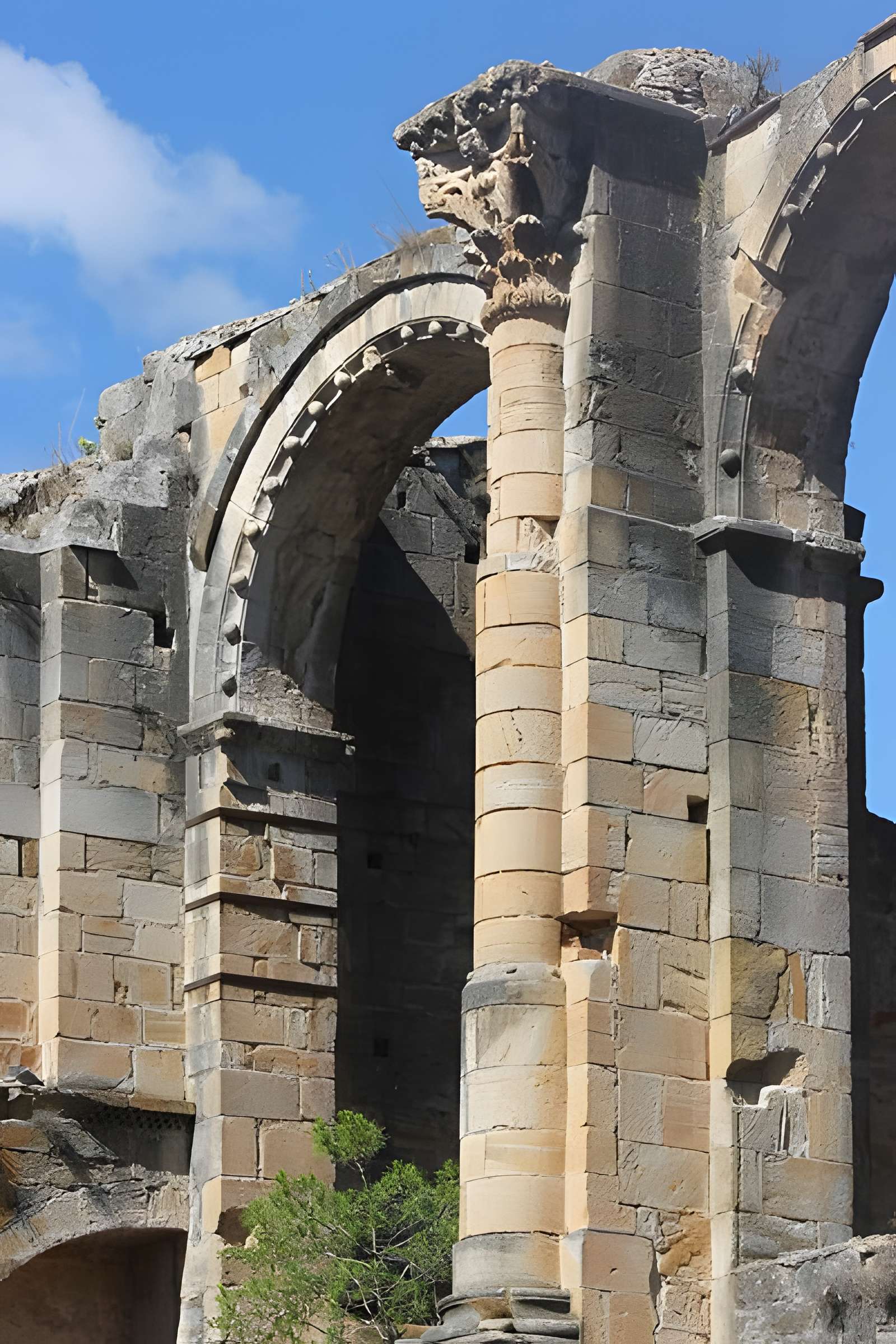 Restes de l'ancienne cathédrale Notre-Dame