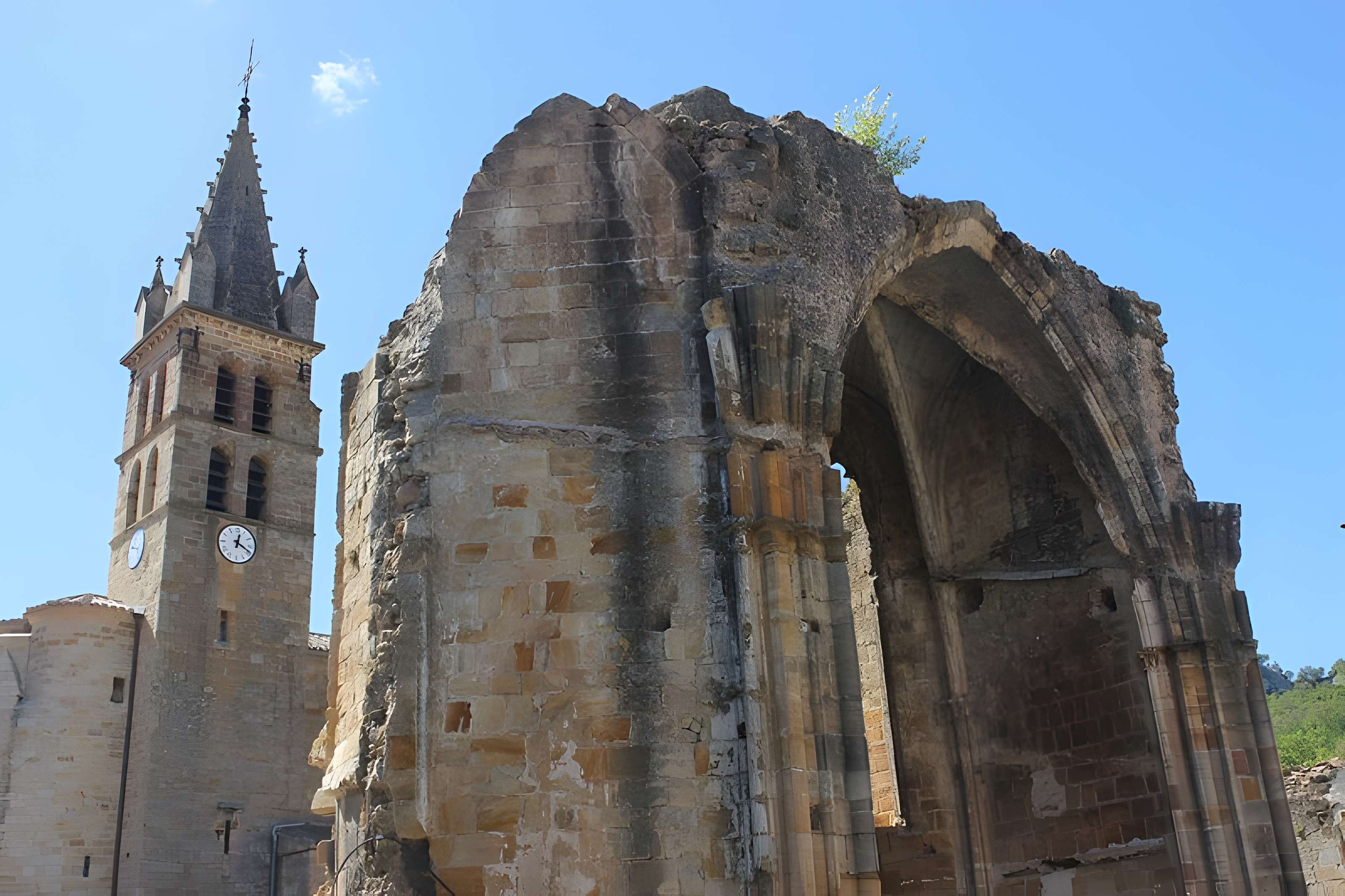 Restes de l'ancienne cathédrale Notre-Dame