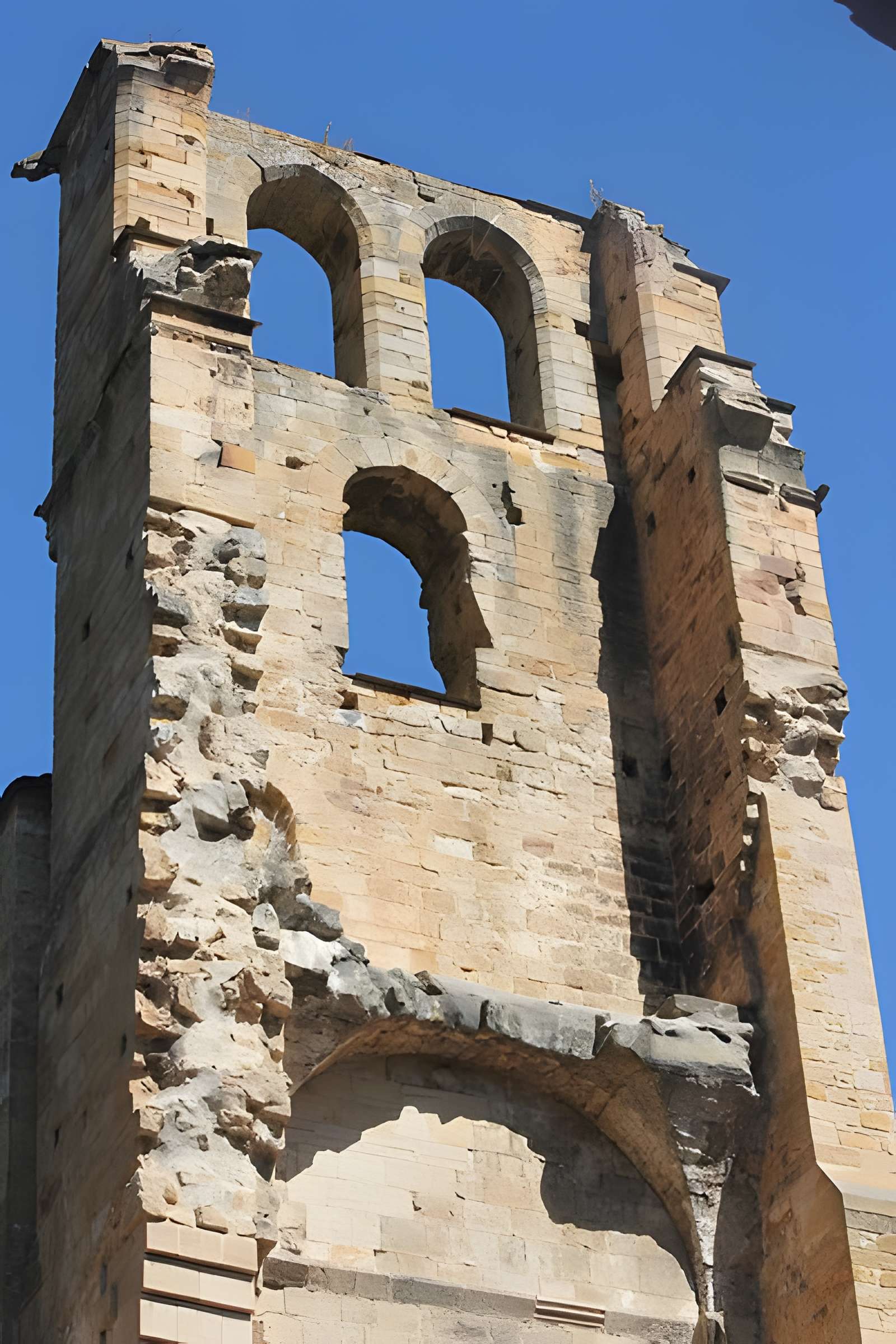 Restes de l'ancienne cathédrale Notre-Dame