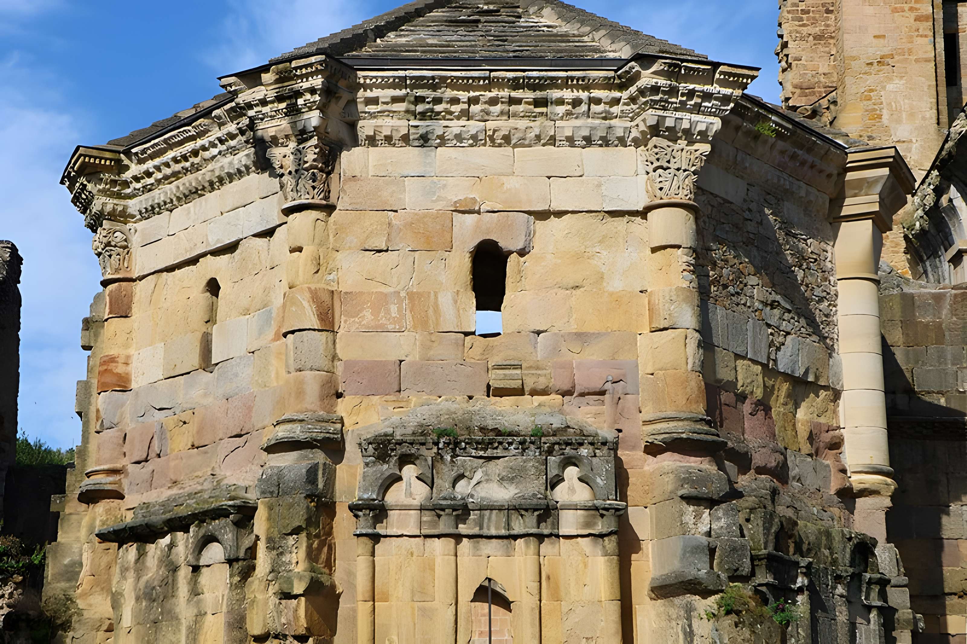 Restes de l'ancienne cathédrale Notre-Dame
