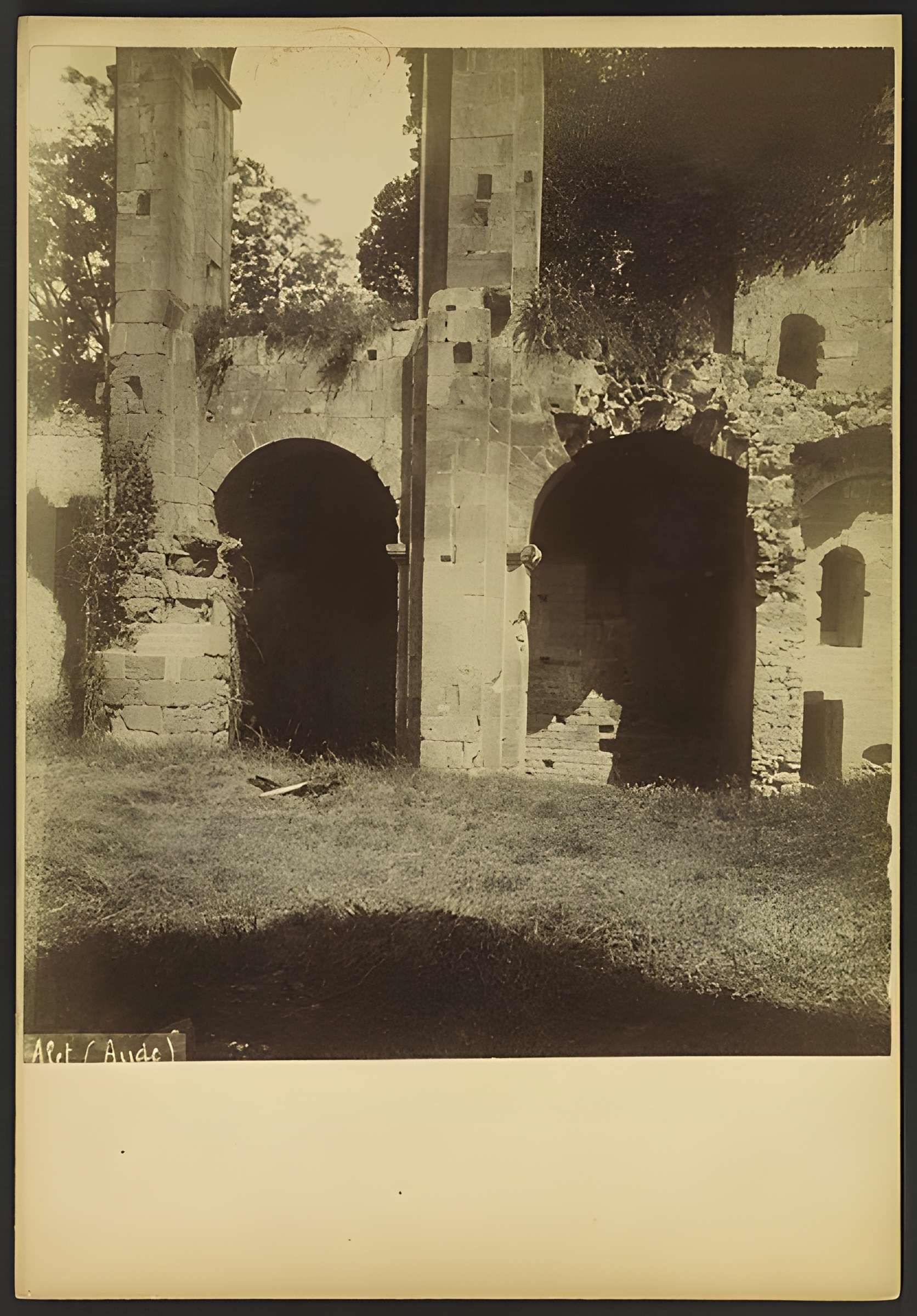 Restes de l'ancienne cathédrale Notre-Dame