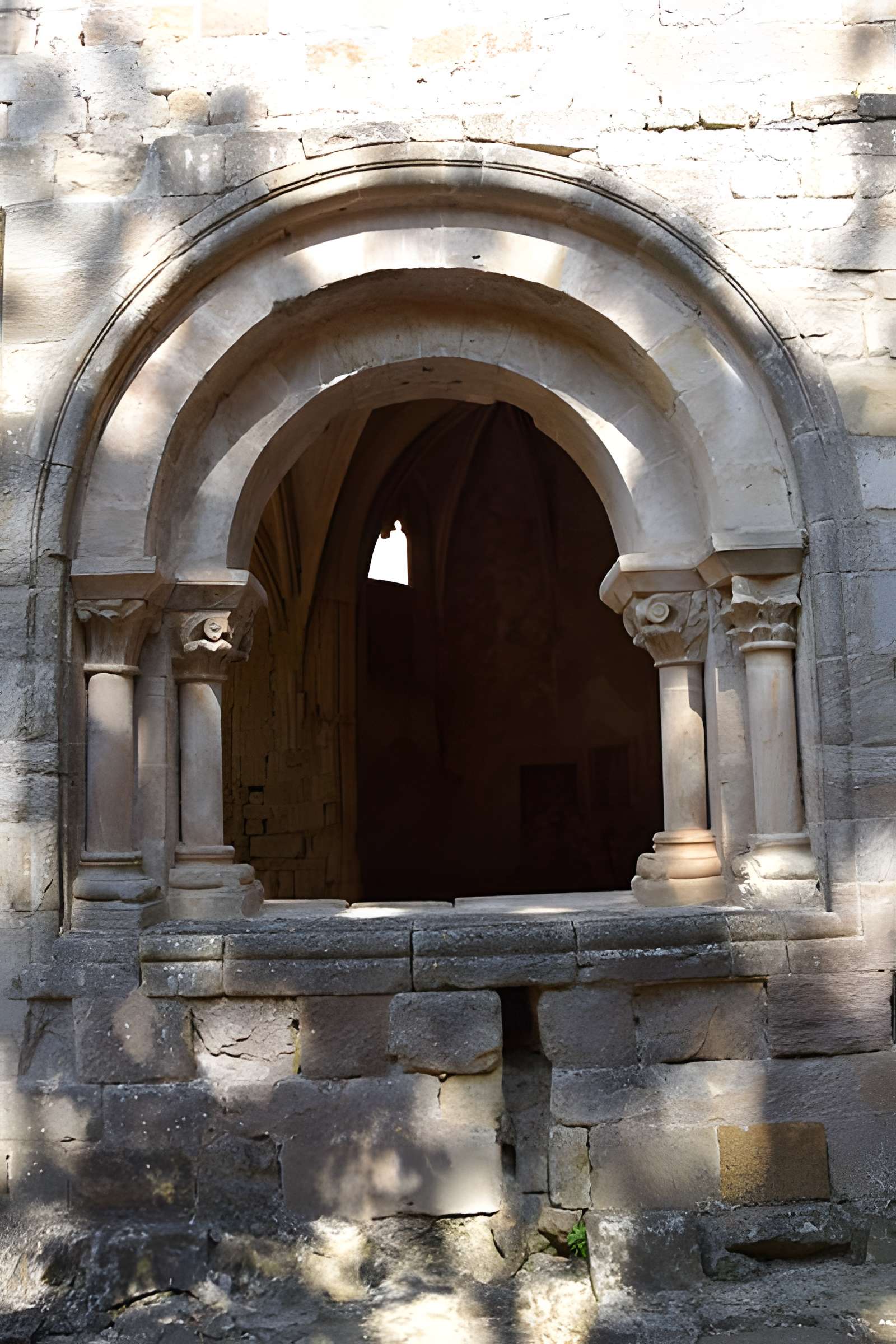 Restes de l'ancienne cathédrale Notre-Dame