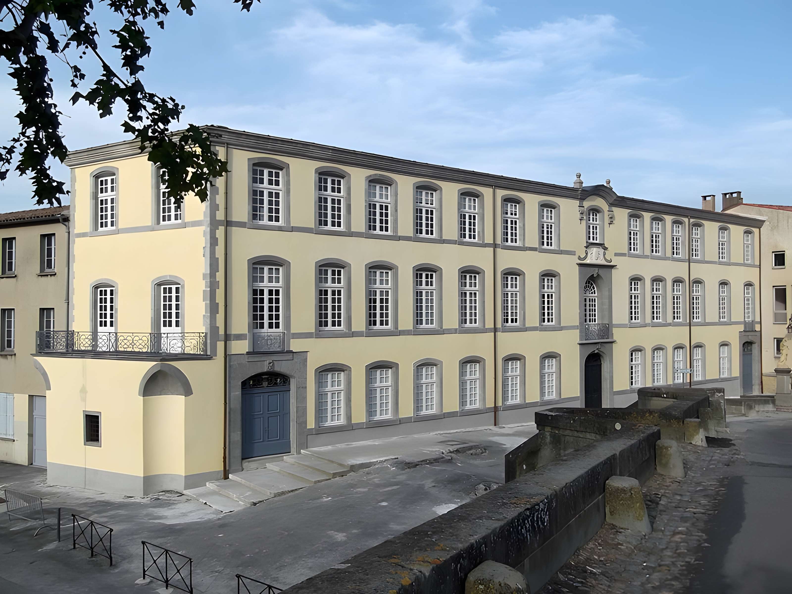 Ancienne manufacture royale de draps